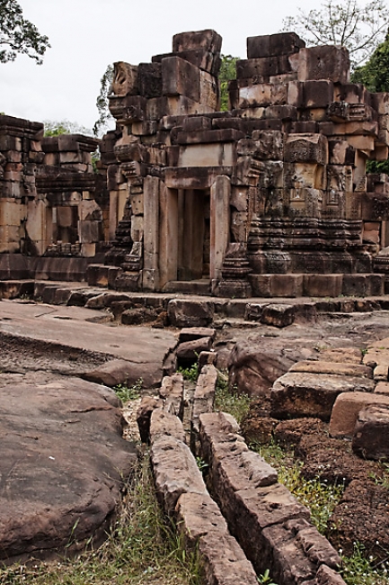 27-Prasat Ta Muen Thom-035